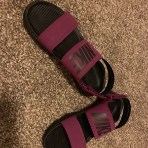 NIKE Sandals - Brand New